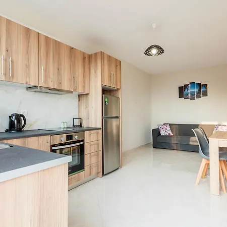Verga'S Sunset Retreat - Kelly'S Seaview Escape Apartment *